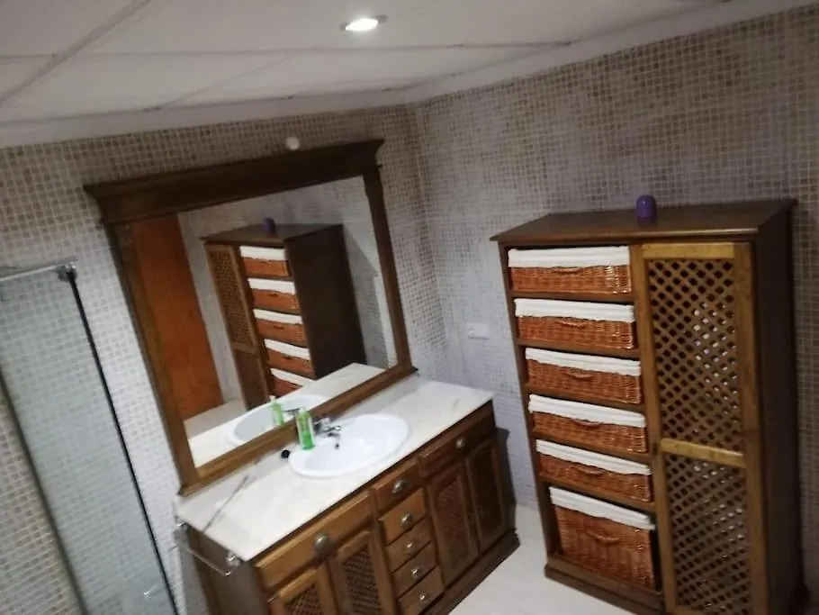 Apartamento Apartamento Grande En El Puerto Marina Del Este La Herradura  España