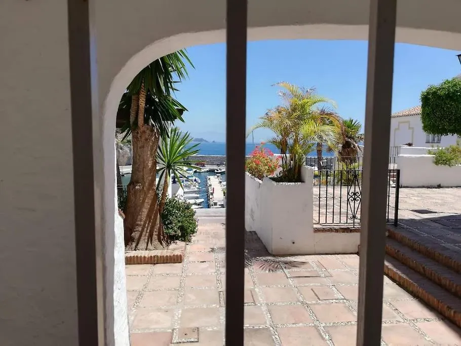 Apartamento Apartamento Grande En El Puerto Marina Del Este La Herradura  España